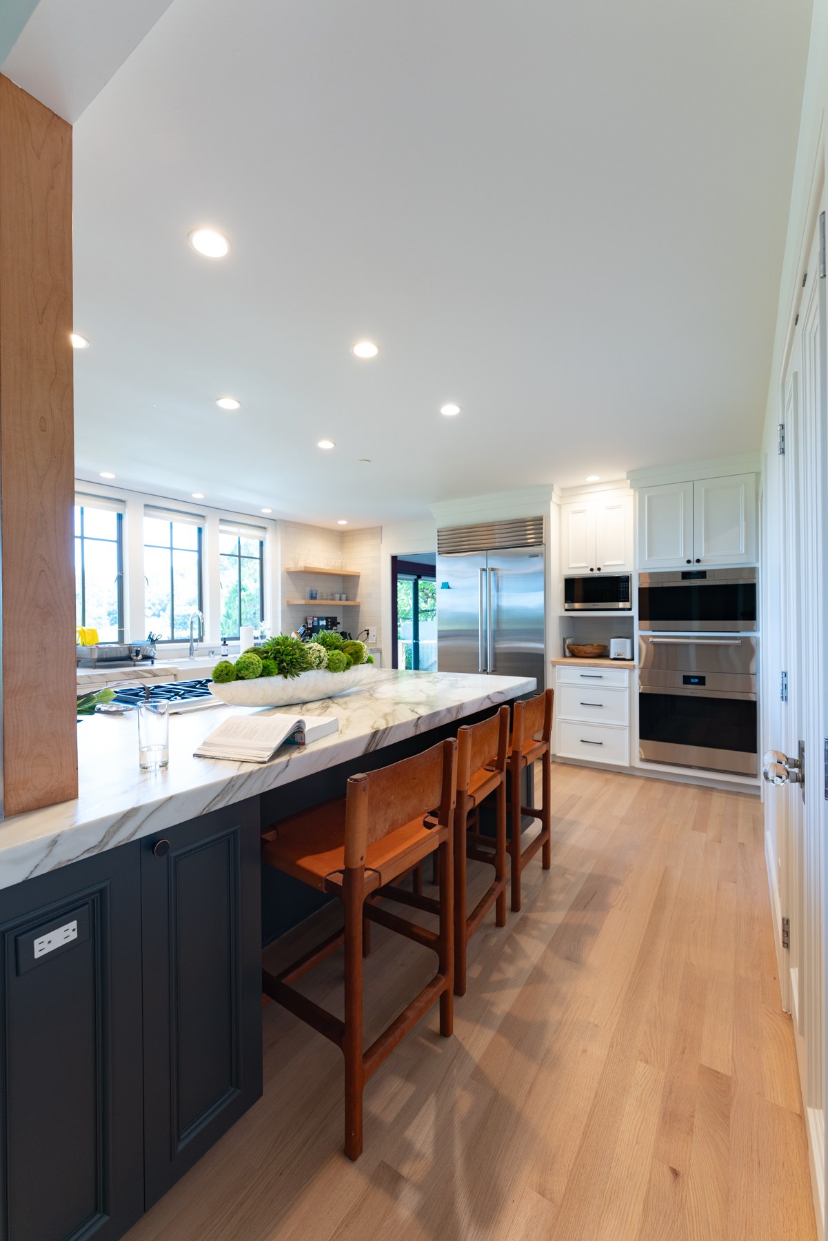 Modern kitchen with warm finishes